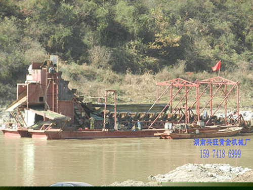 采金船-工作現(xiàn)場(chǎng)